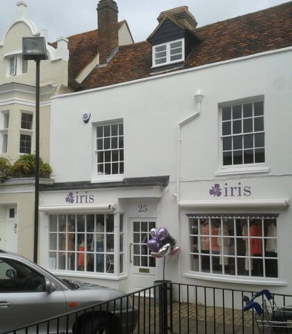 A 17th century Grade II listed building with a 19th century shop bay window (PHO3372)