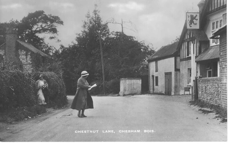 Chestnut Lane with the Red Lion on the right