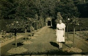 The Kensworth garden 1946