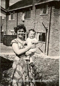 Betty and Julie Wright in 1955 (PHO3647)