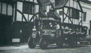 Foden six-tonner in Amersham High Street outside the Kings Arms