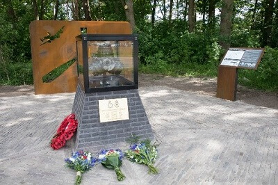 The monument to the crew of the Avro Lancaster “Maggie” that crashed close by 13 June 1944