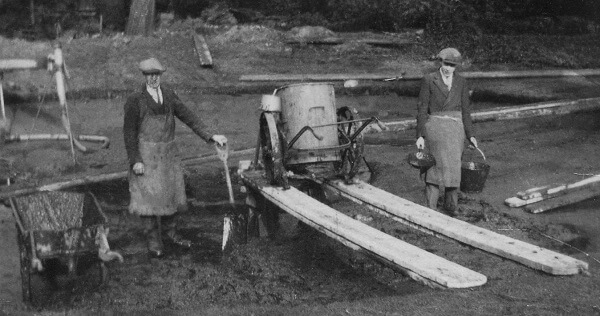 Ernest Weller (George), right Mr Mead left, lily pond. Assume Wellers Plantation Amersham