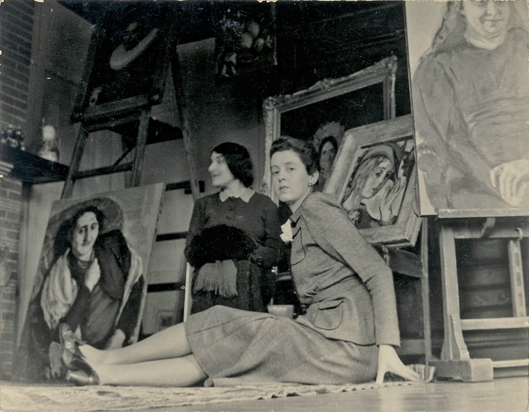Marie-Louise von Motesiczky and Veza Canetti in the studio at Cornerways, early 1940s, Marie-Louise von Motesiczky Archive, Tate Archives, London 