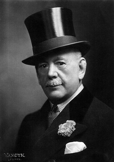 Bertram Mills in 1935 with his cornflower which matched his ‘twinkling blue eyes’