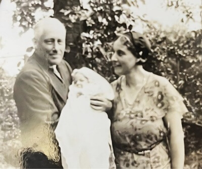 Proud parents Lindsay and Joan with their firstborn Jane, 1934